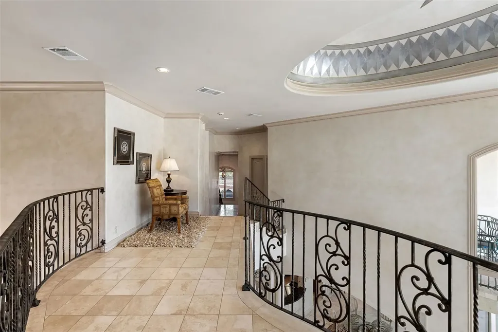 2901 Cliff Point Spicewood TX 78669