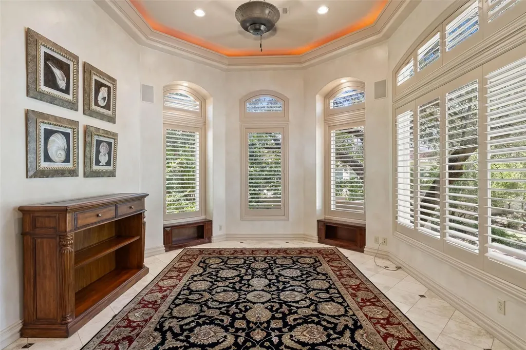 2901 Cliff Point Spicewood TX 78669
