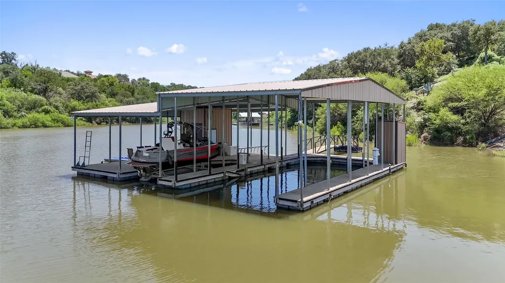 2901 Cliff Point Spicewood TX 78669