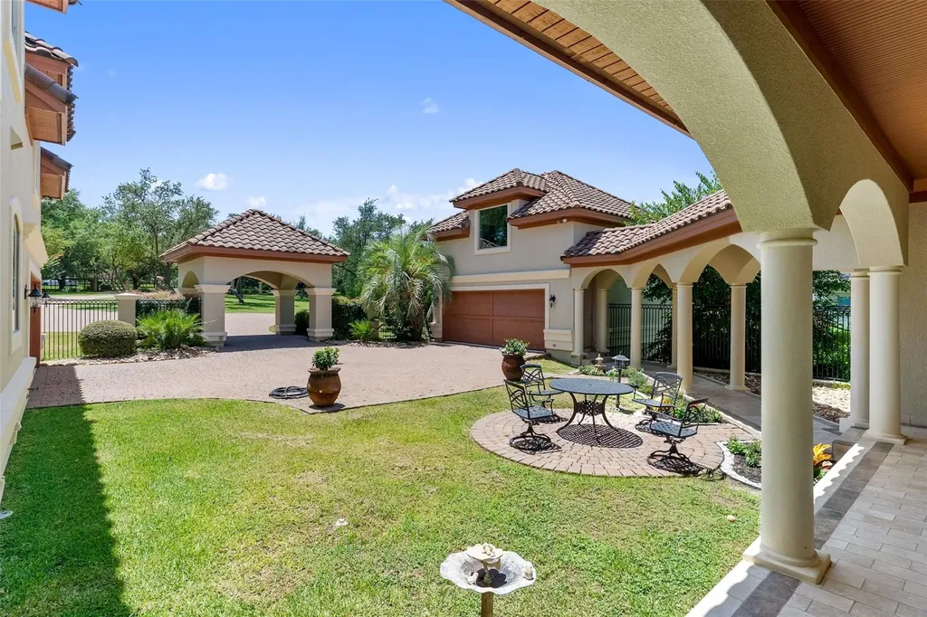 2901 Cliff Point Spicewood TX 78669