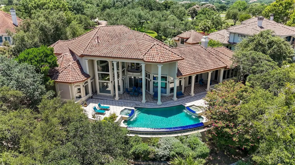 2901 Cliff Point Spicewood TX 78669