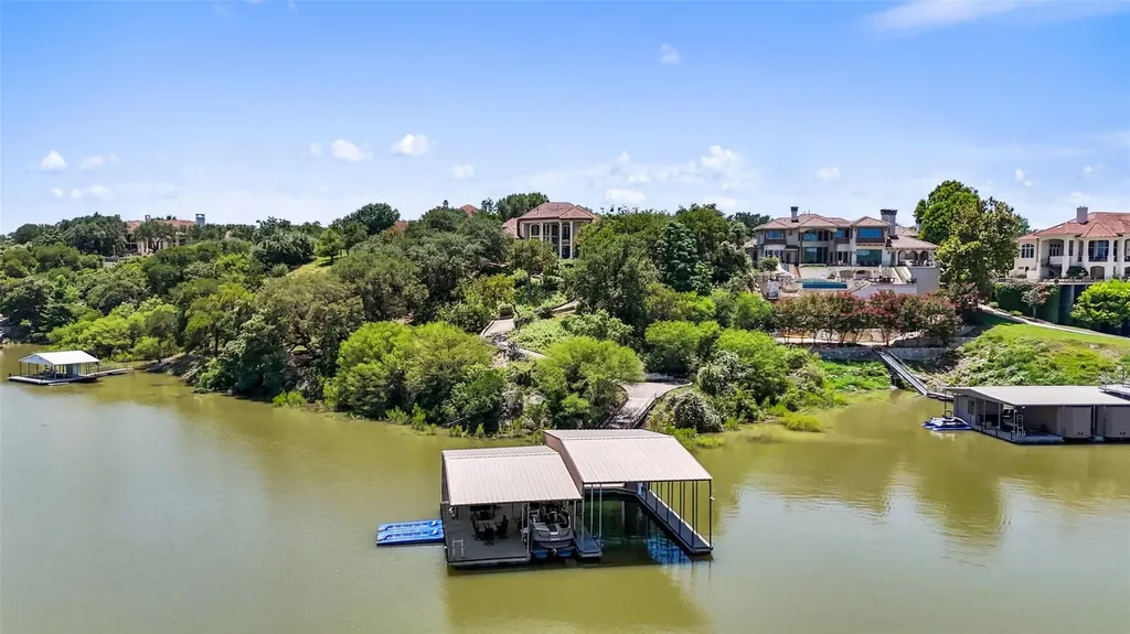 2901 Cliff Point Spicewood TX 78669
