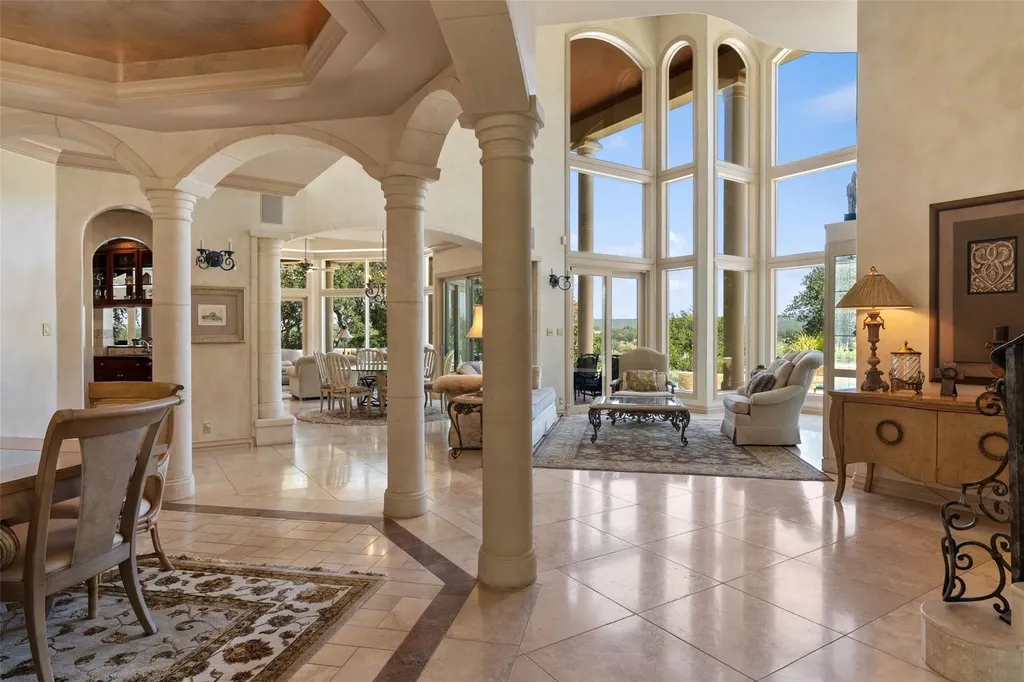 2901 Cliff Point Spicewood TX 78669