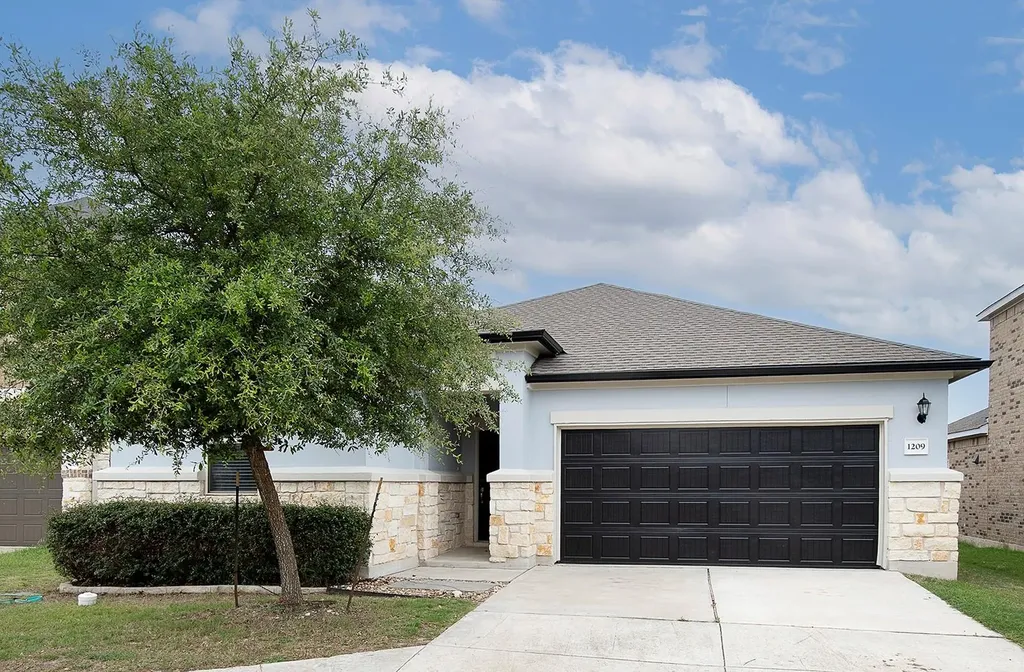 1209 Natchez Trail Leander TX 78641