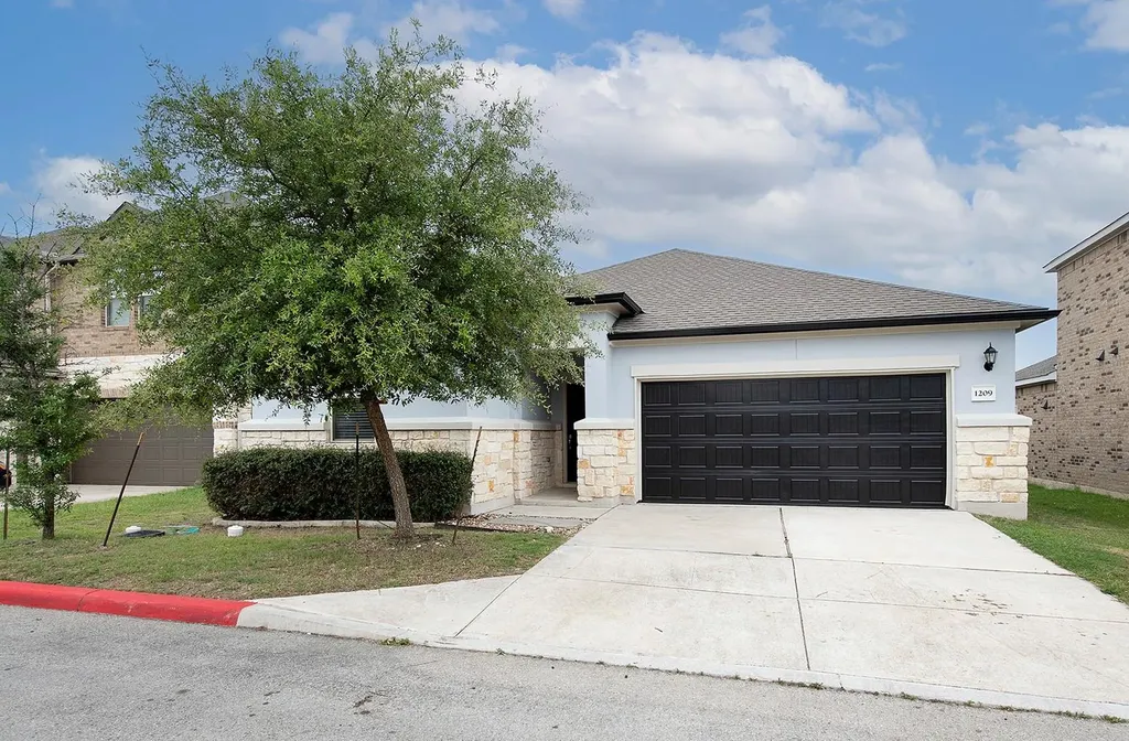 1209 Natchez Trail Leander TX 78641