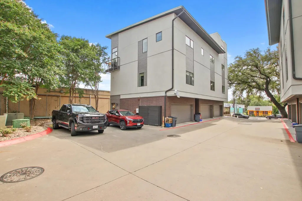 1702 S Lamar Boulevard Austin TX 78704