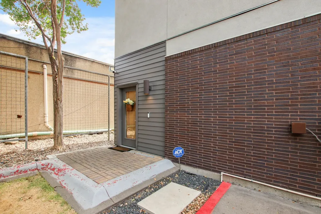 1702 S Lamar Boulevard Austin TX 78704