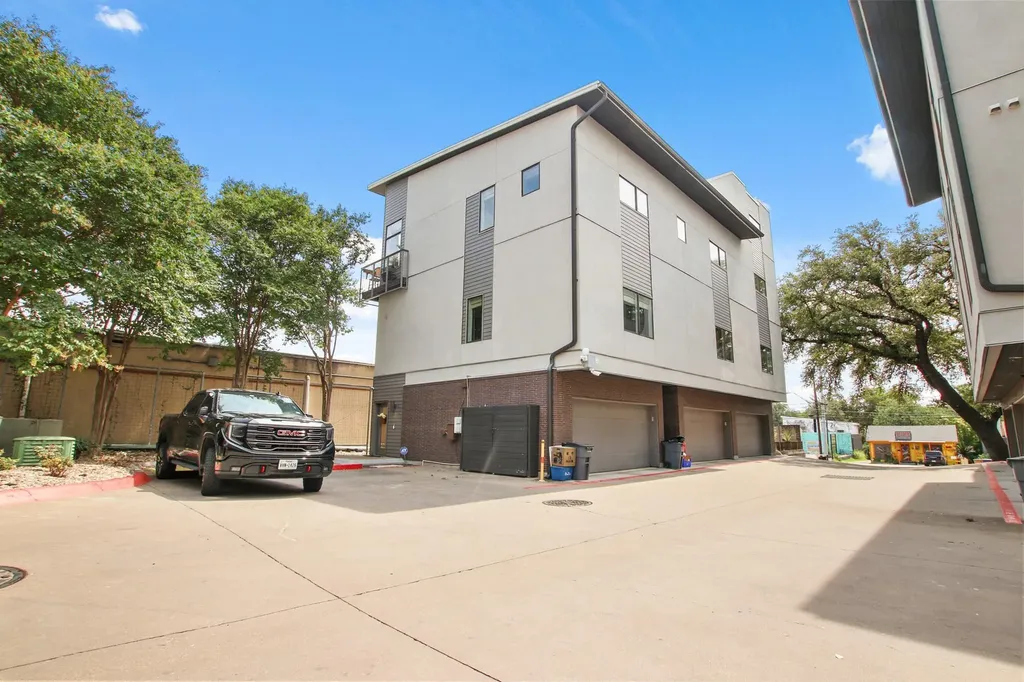 1702 S Lamar Boulevard Austin TX 78704