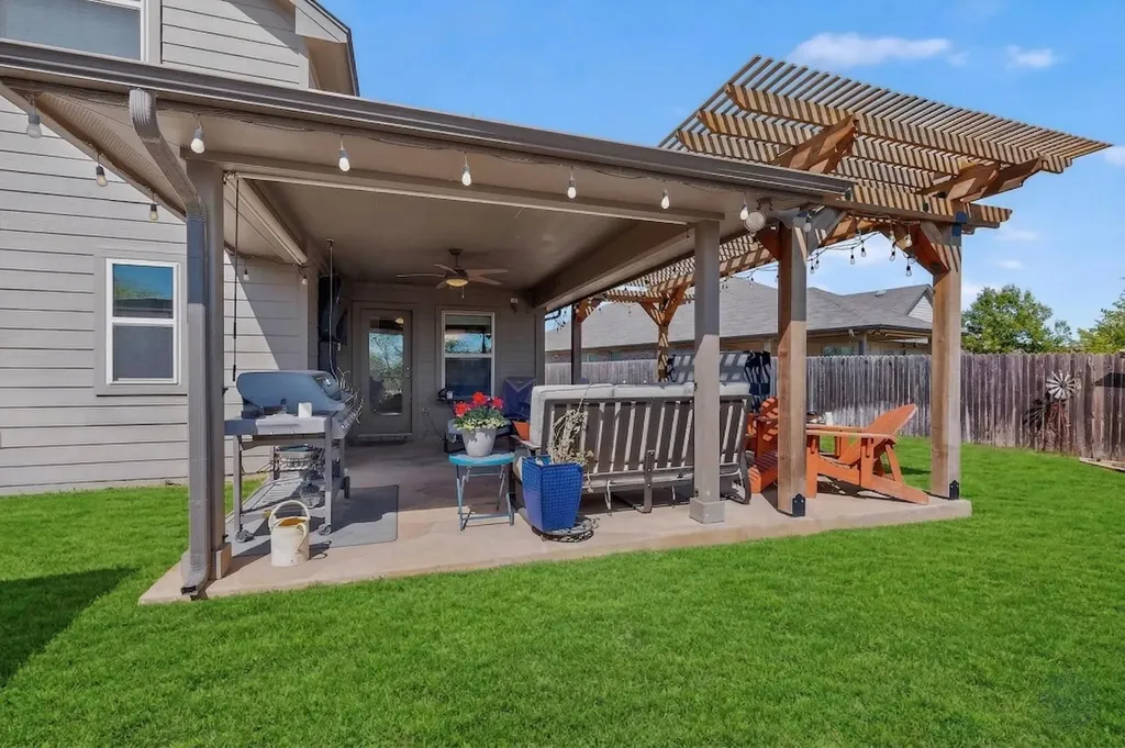 296 Still Hollow Creek Buda TX 78610