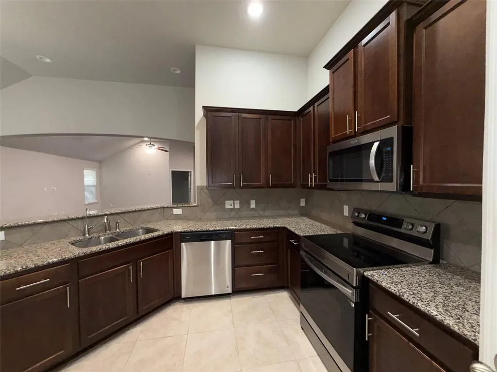 217 Lewisville Lane Leander TX 78641