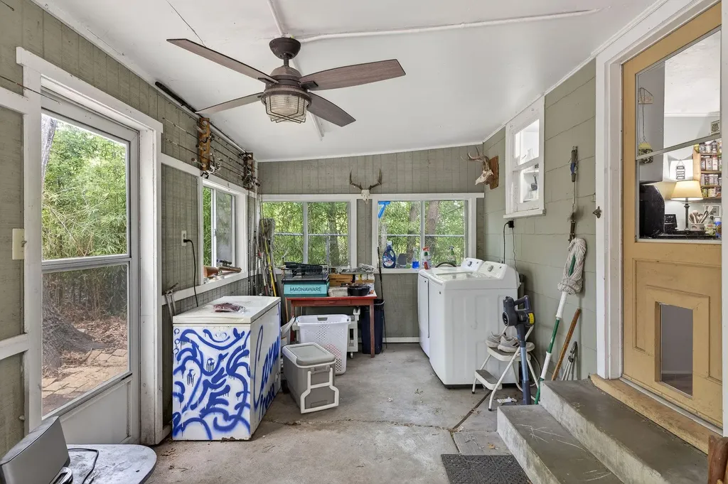 621 S Main Street Lockhart TX 78644