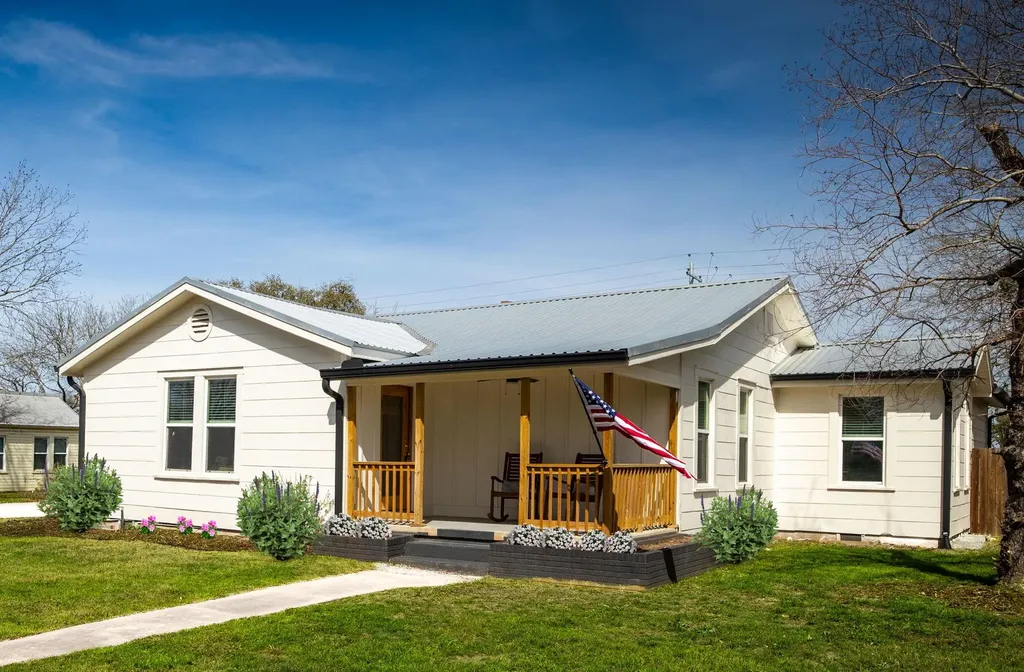 215 Paulus Street Schulenburg TX 78956