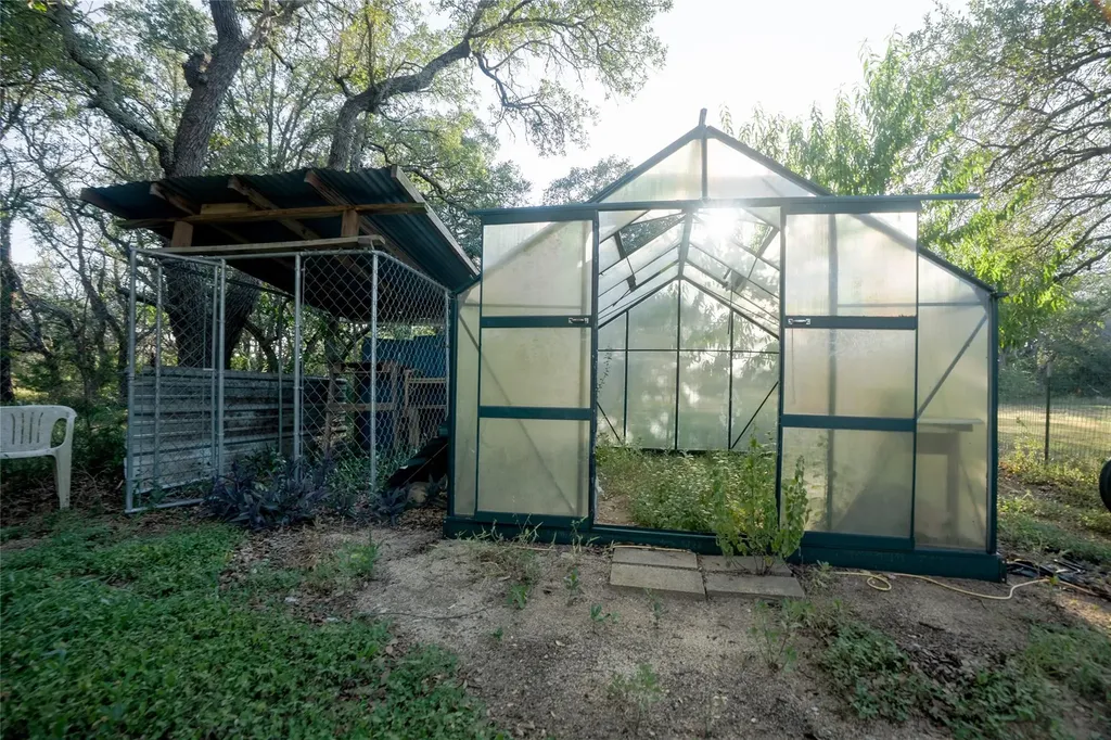 1751 County Road 255 Georgetown TX 78633