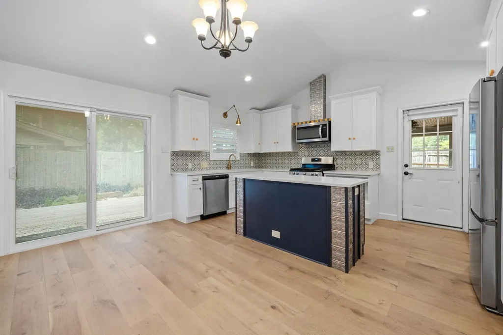2507 Western Trails Boulevard Austin TX 78745