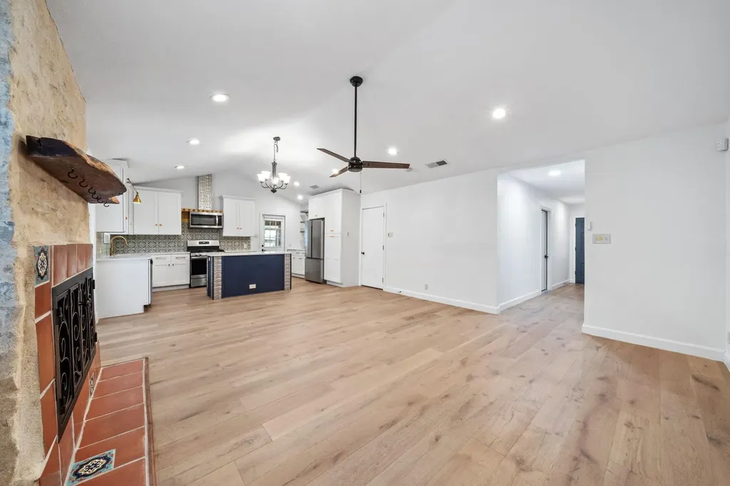 2507 Western Trails Boulevard Austin TX 78745