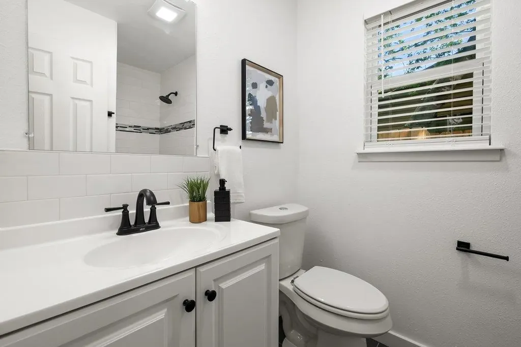 9704 Oriole Drive Austin TX 78753