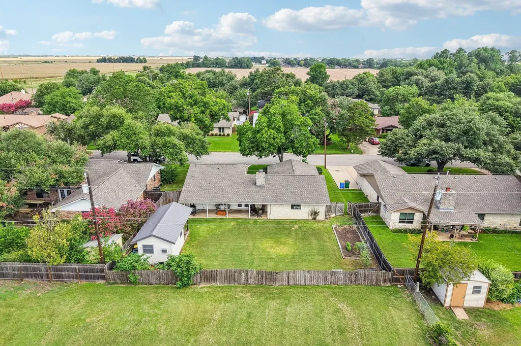 2301 Lillie Lane Taylor TX 76574