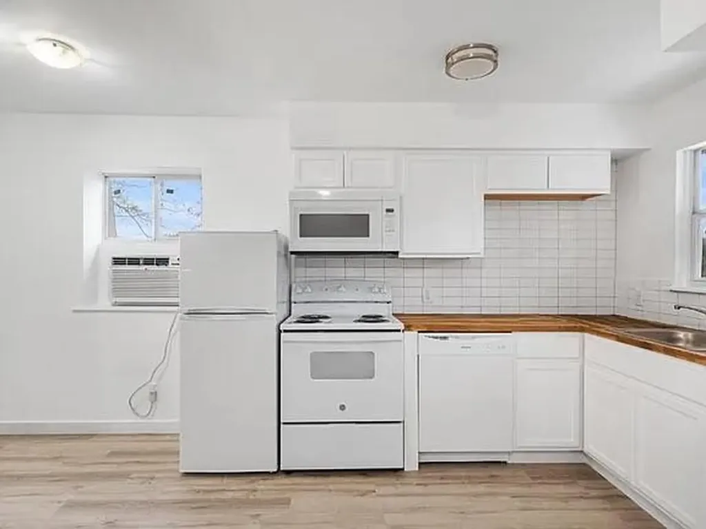 1302 S Quinlan Park Road Austin TX 78732