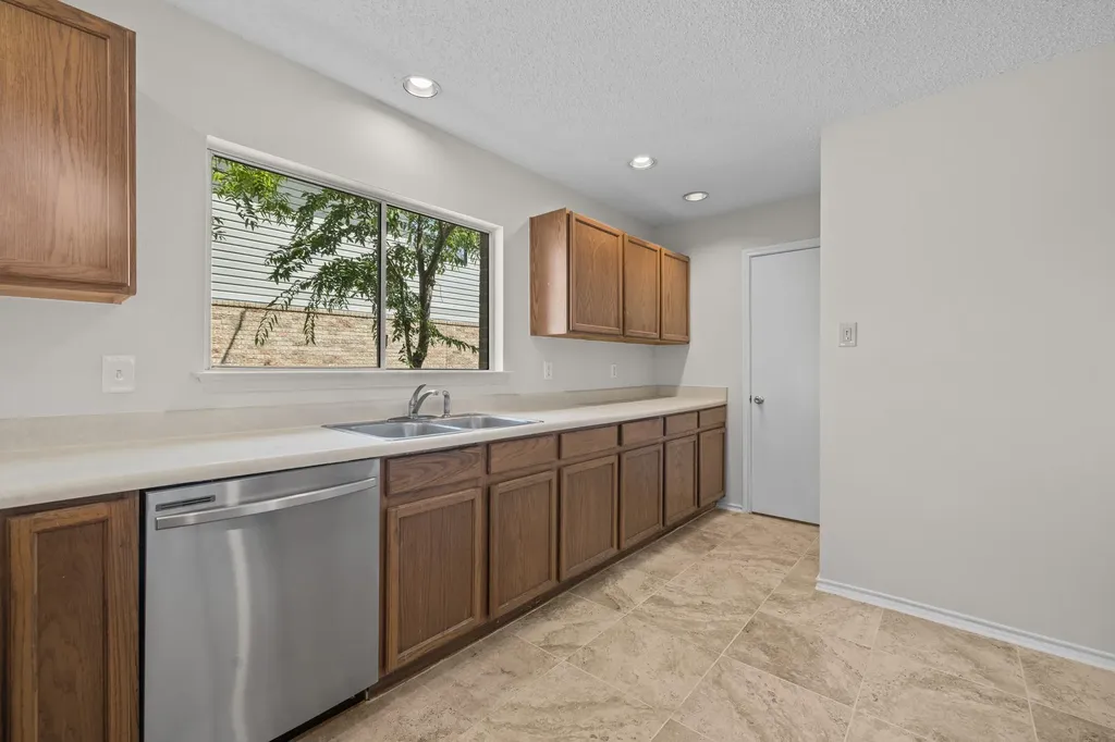 708 Justeford Drive Pflugerville TX 78660