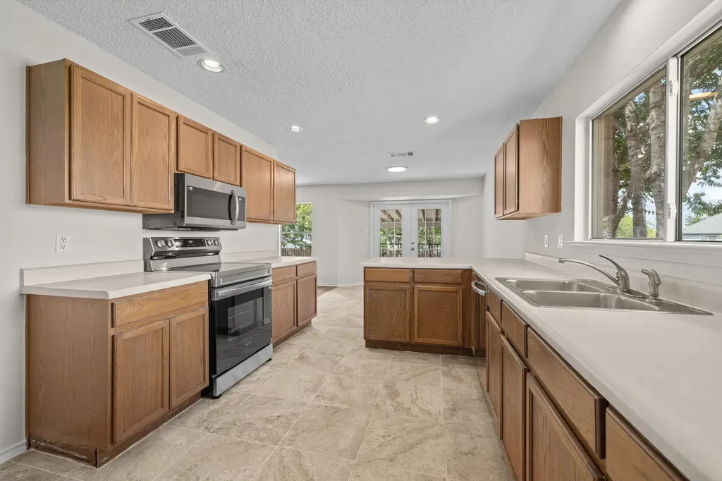 708 Justeford Drive Pflugerville TX 78660