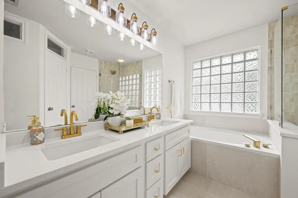 5212 Crystal Water Drive Austin TX 78735
