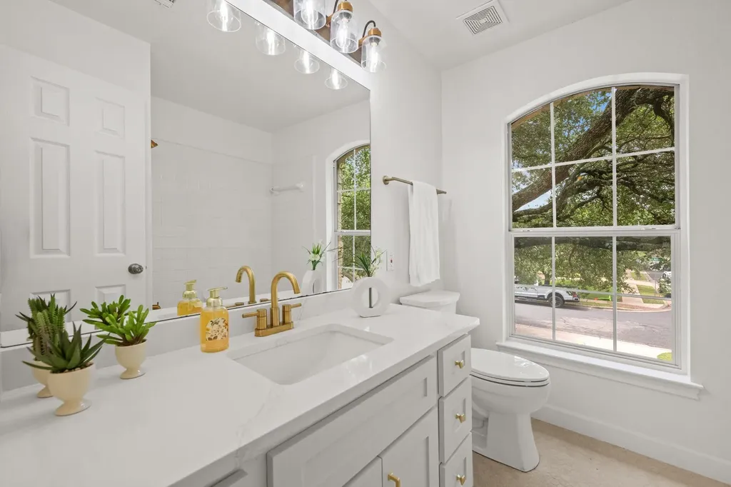 5212 Crystal Water Drive Austin TX 78735