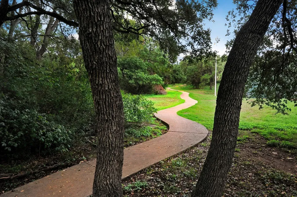 5212 Crystal Water Drive Austin TX 78735