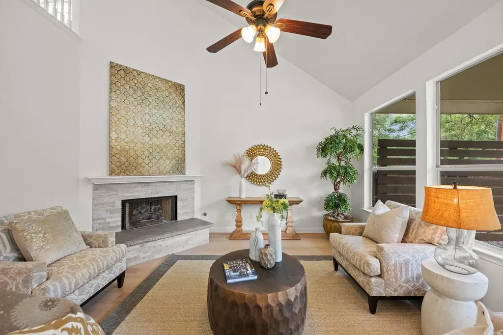 5212 Crystal Water Drive Austin TX 78735