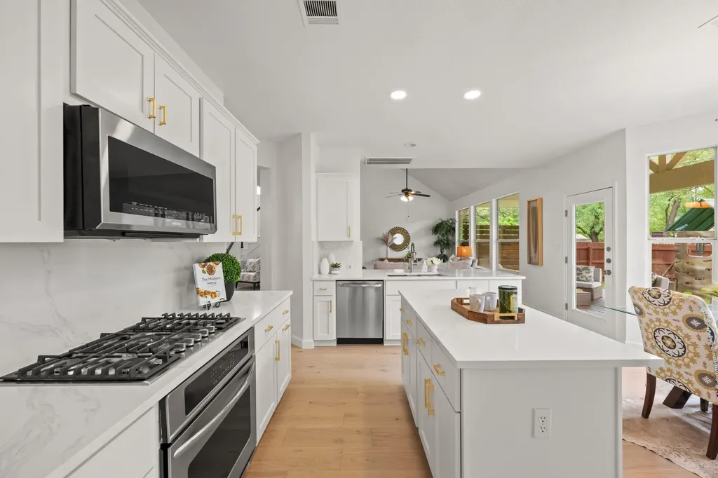 5212 Crystal Water Drive Austin TX 78735