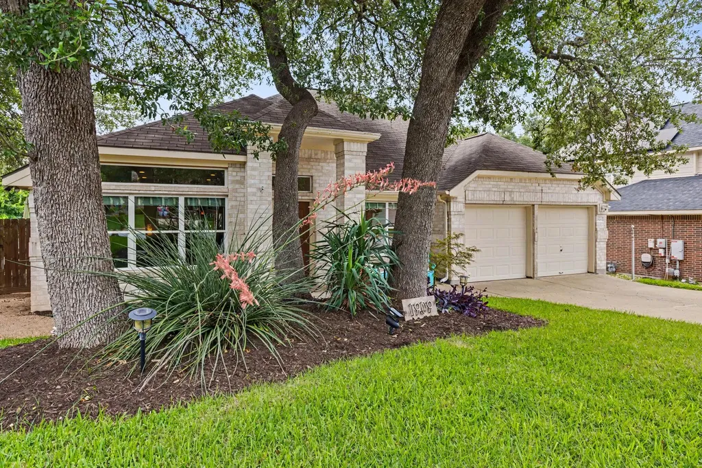 1909 Holly Hill Drive Leander TX 78641
