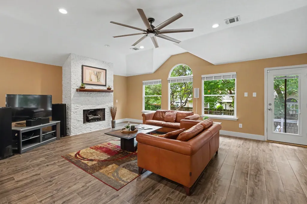1909 Holly Hill Drive Leander TX 78641