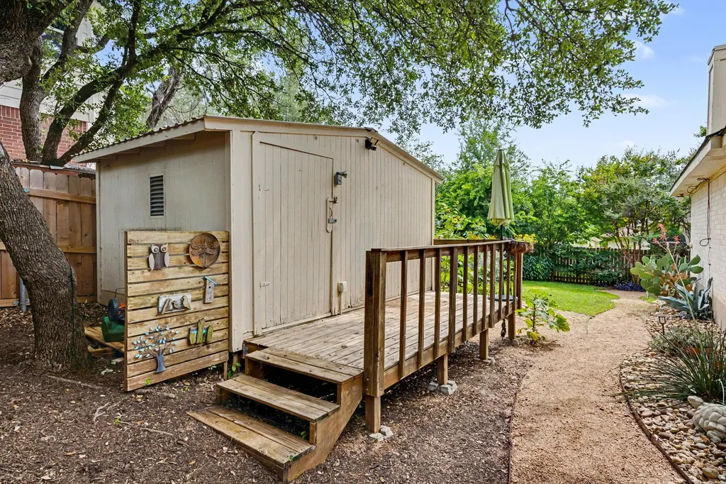 1909 Holly Hill Drive Leander TX 78641