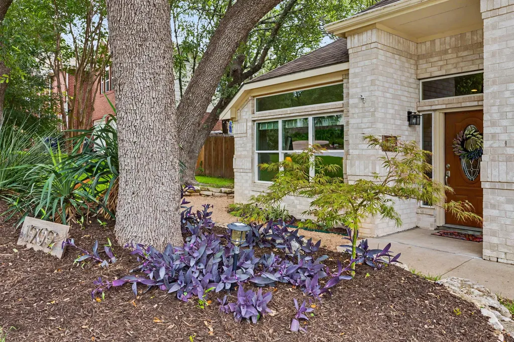 1909 Holly Hill Drive Leander TX 78641