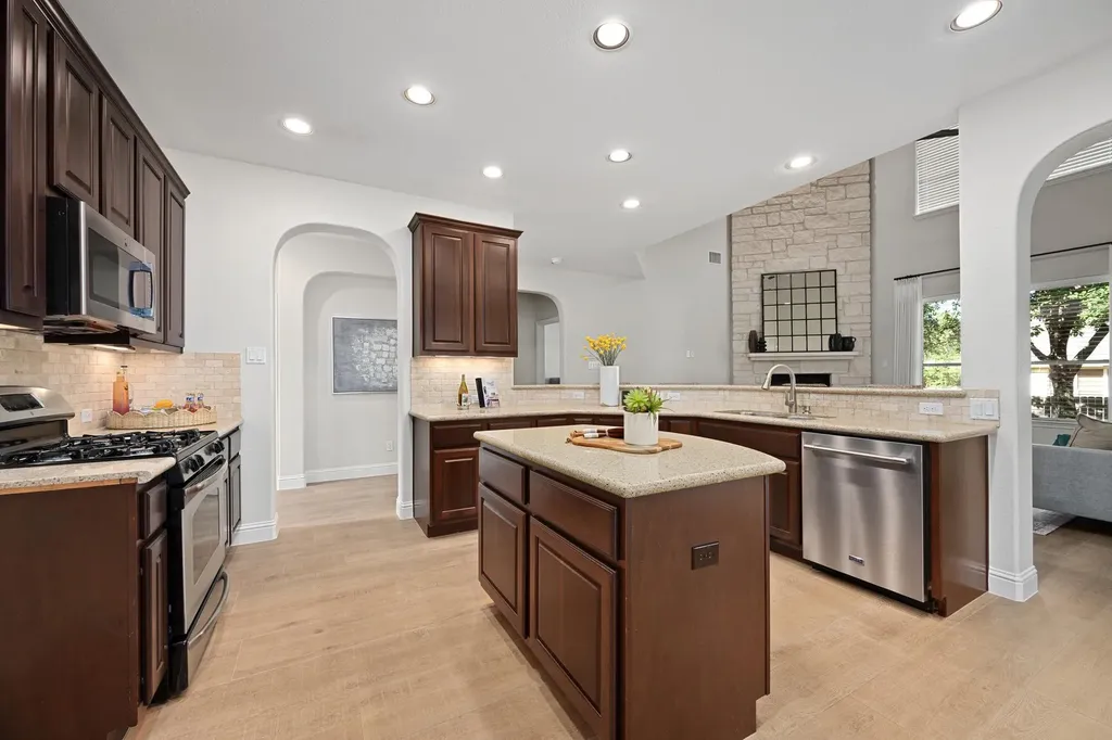 8620 Alophia Drive Austin TX 78739