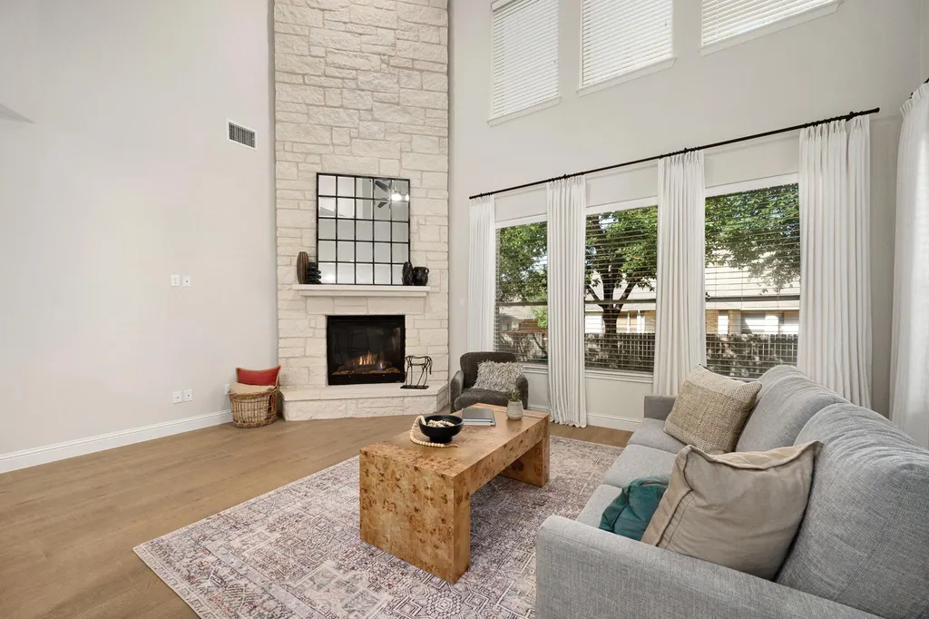 8620 Alophia Drive Austin TX 78739