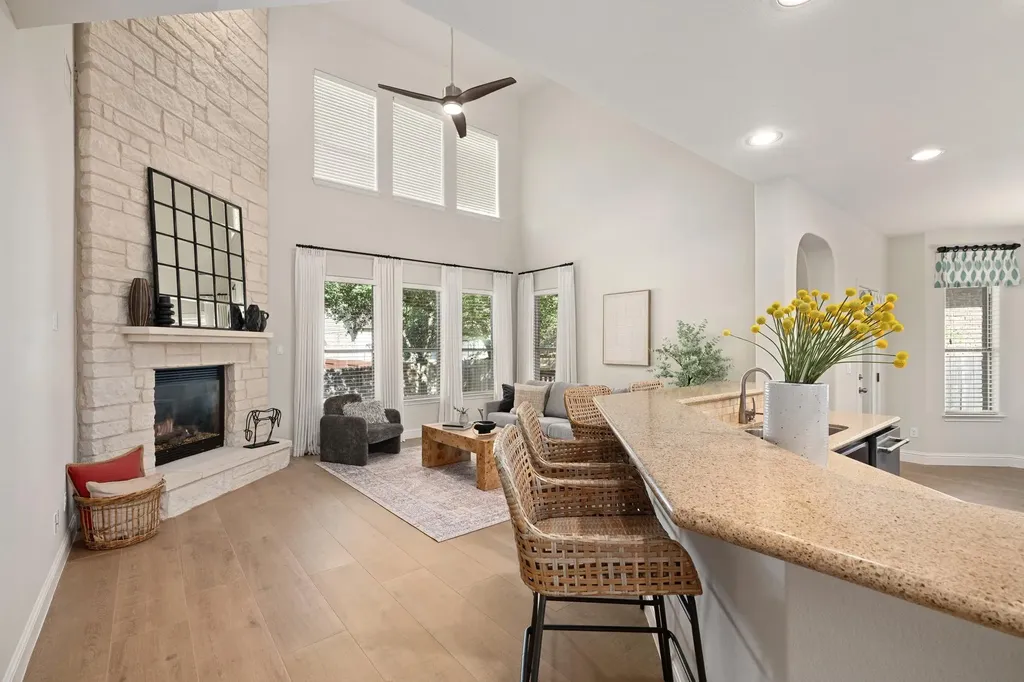 8620 Alophia Drive Austin TX 78739