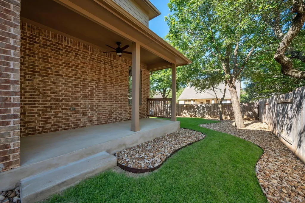8620 Alophia Drive Austin TX 78739