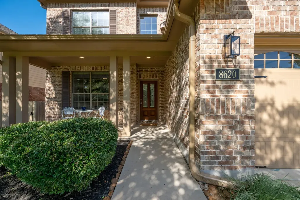 8620 Alophia Drive Austin TX 78739