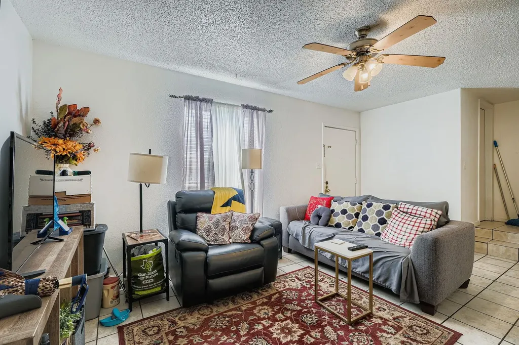 5803 Cougar Drive Austin TX 78745