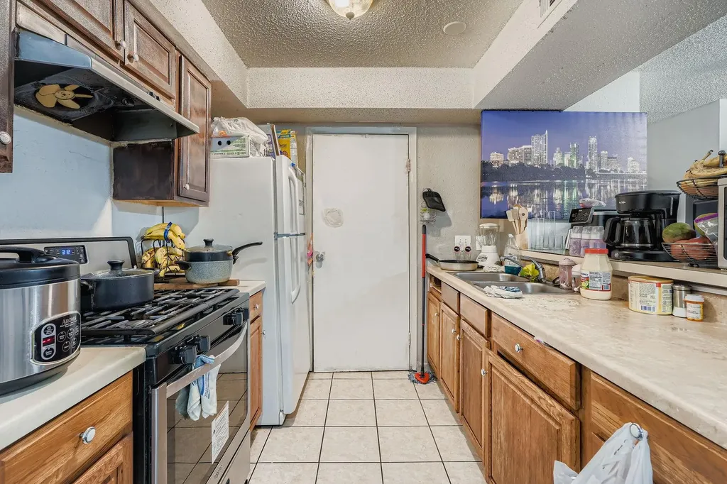 5803 Cougar Drive Austin TX 78745