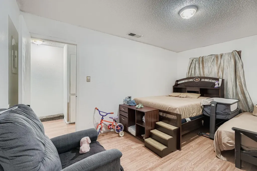 5803 Cougar Drive Austin TX 78745