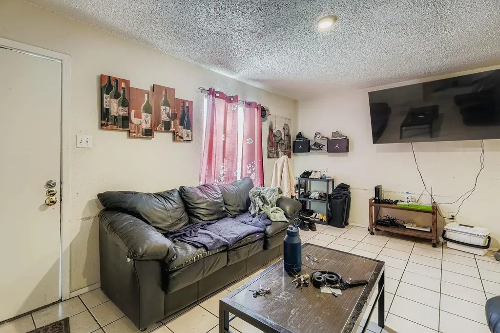 5803 Cougar Drive Austin TX 78745
