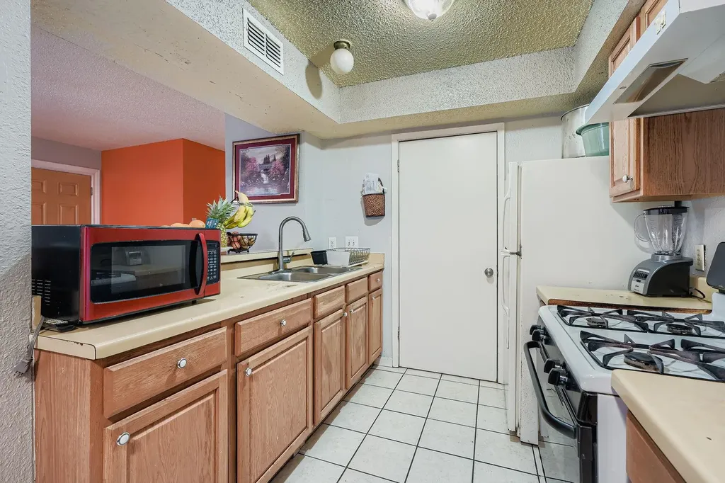 5803 Cougar Drive Austin TX 78745