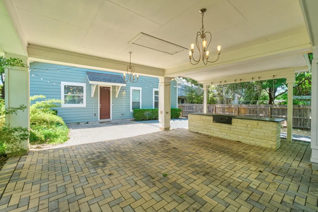 1008 W 22nd Street Austin TX 78705
