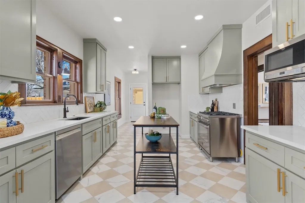 1605 S Austin Avenue Georgetown TX 78626