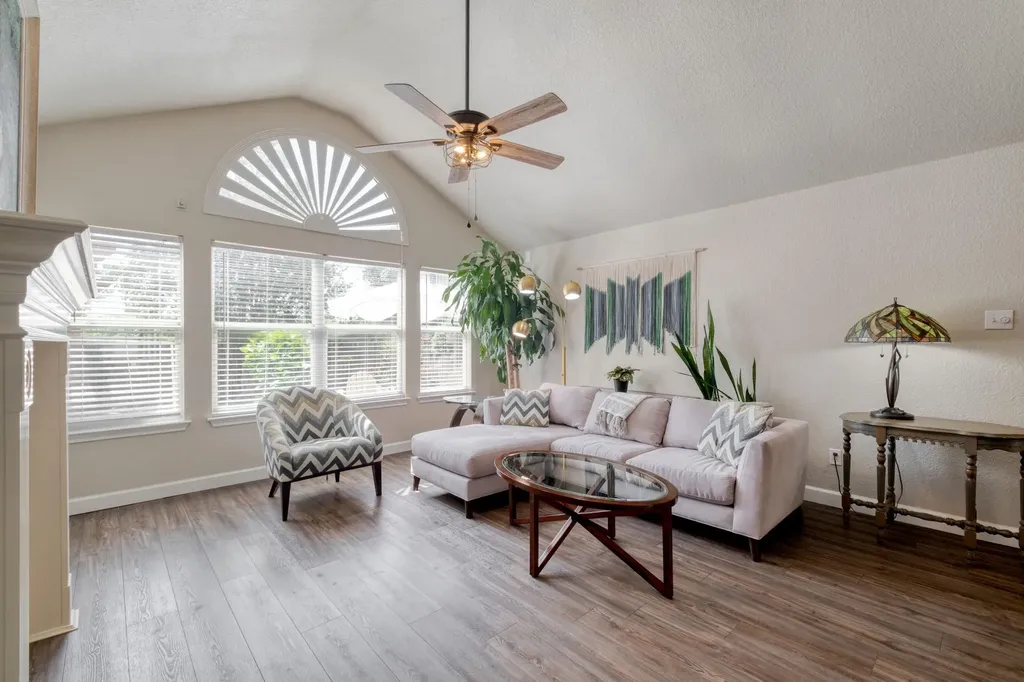 8709 Glen Canyon Drive Round Rock TX 78681