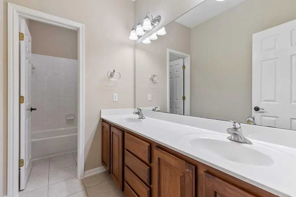 2227 Buena Vista Lane Round Rock TX 78665