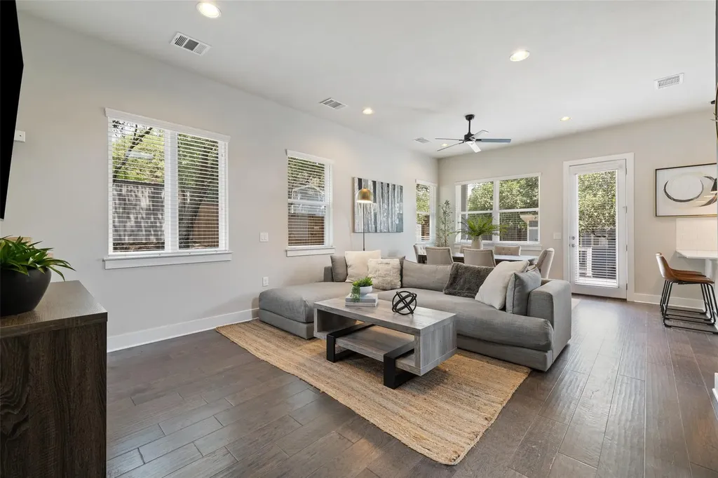 314 Virtus Bend Austin TX 78748