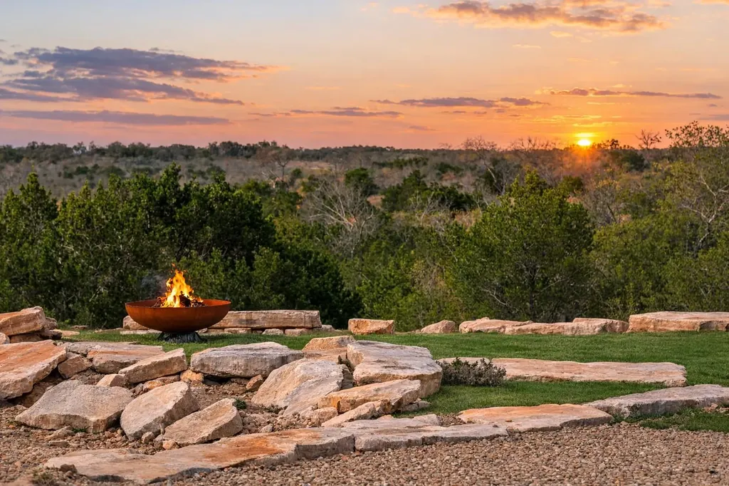 582 Delaware Creek Road Blanco TX 78006