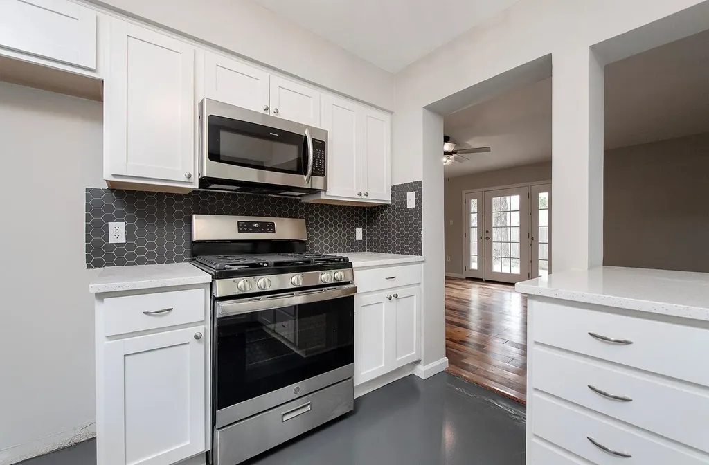 9207 Hunters Trace Austin TX 78758